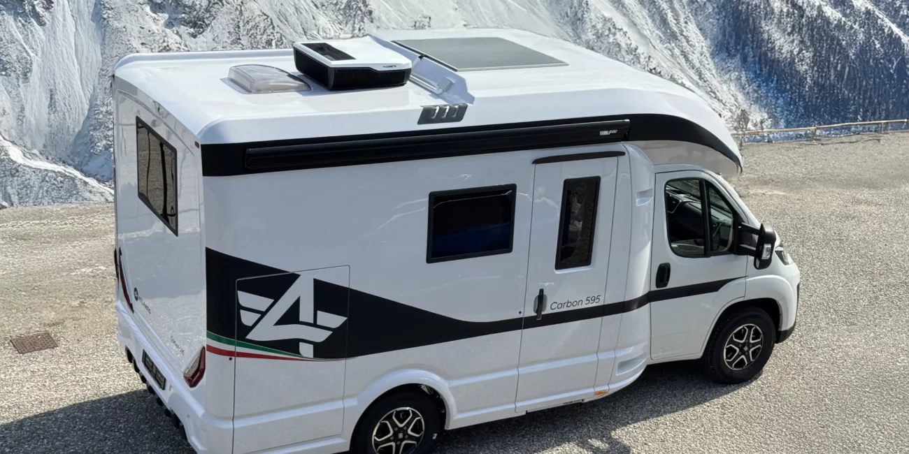 Atlantis Carbon 595 - interior WC